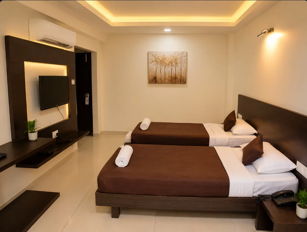 Suite Room, twin beds, at The Hotel Relax